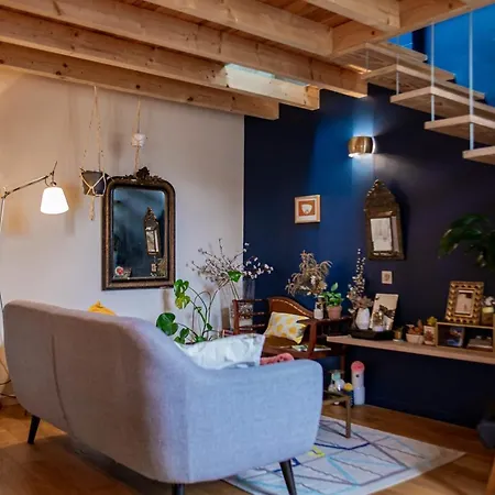 House With Terrace Ideal For Couple In Bordeaux
